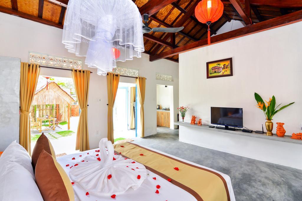Local Beach Homestay Hoi An Eksteriør billede